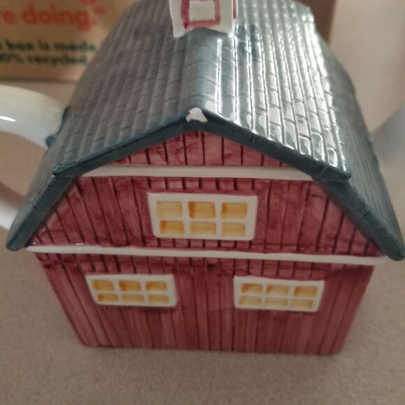 RED Barn Teapot Ceramic - Picture 7 of 12